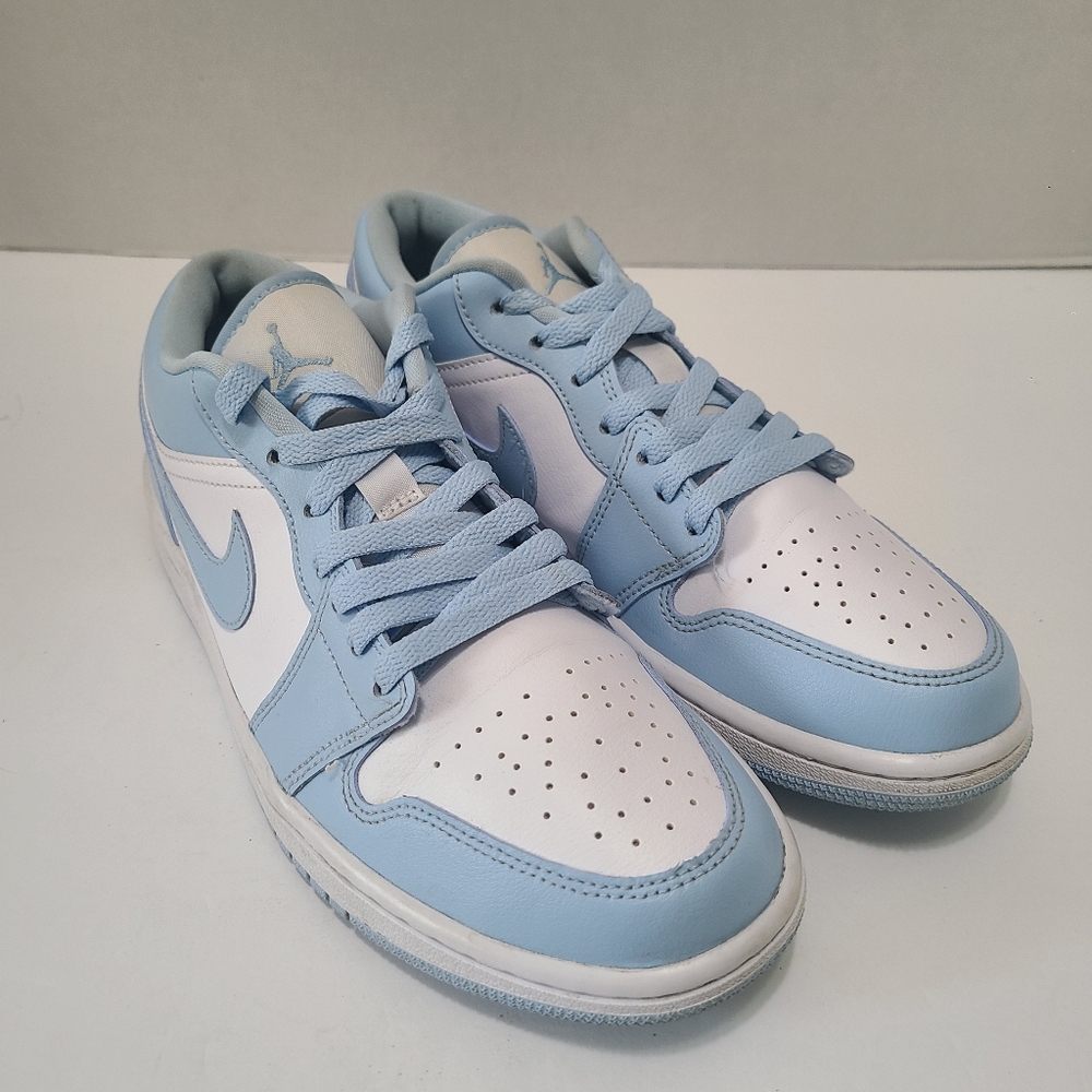 Nike Air Jordan's Womans 1 Low "Ice Blue" Size 9.5‎
